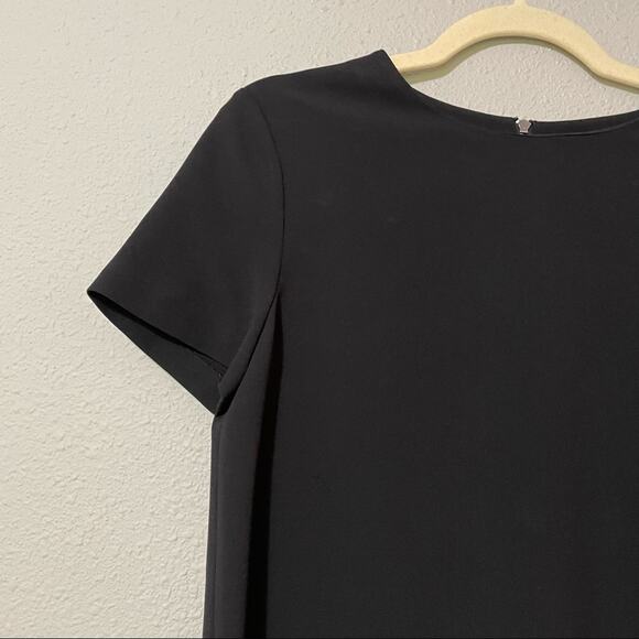 Diane Von Furstenberg Black Short Sleeve Blouse Womens 4 Quiet Luxury Classic - Picture 2 of 8